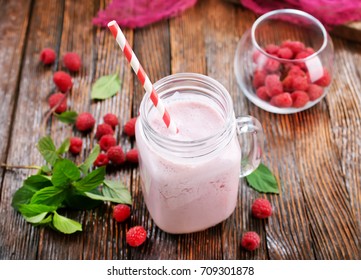 yogurt with raspberry