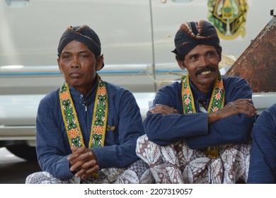 Yogyakarta Indonesia. September 25th 2022. Portrait Of A Javanese People, Traditional Royal Servant Called : Abdi Dalem. Selective Focus.