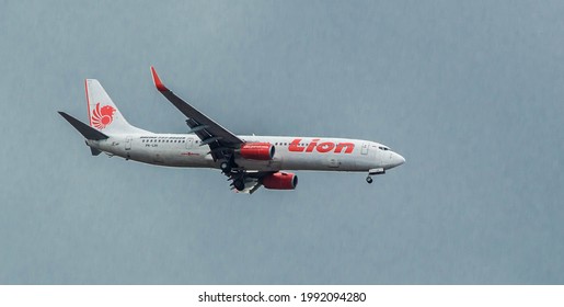 Yogyakarta, Indonesia:August, 1, 2017: Lion Air Plane While Flying Low Will Land, Yogyakarta, 1 August 2017