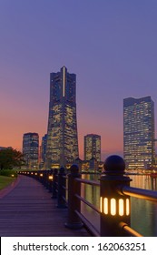 Yokohama Landmark Tower  In The Evening 