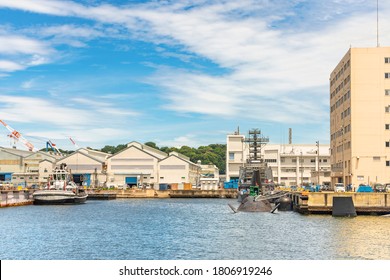 Yokosuka, Japan - July 19 2020: United States Navy Valiant Tug Puyallup YT-806, Japanese Sōryū-class Submarine 16SS And Auxiliary Multi-purpose Support Ship JS Enshu AMS-4305 In Yokosuka Naval Port.