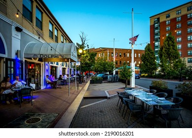 Yonkers, NY - USA - Aug 13, 2022 Horizontal View Of The Outdoor Plaza In Front Of The Stylish Riverside Dining Spot, The Dolphin Restaurant, Located On Yonker's Downtown Waterfront.