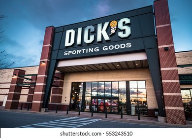 York, PA - December 30, 2016: Exterior Of Dick's Sporting Goods Retail Store Including Sign And Logo.