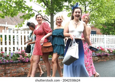 964 Ladies Day Horse Racing Images, Stock Photos & Vectors | Shutterstock