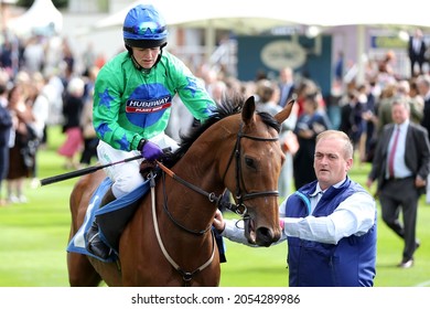 YORK RACECOURSE, YORK, UK : 29 September 2021 : Sarah Jane Barker Riding Sameen In The 2021 Running Of The Ernest Cooper Macmillan Charity Ride Of Their Lives At York Races