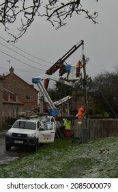 York UK Nov 28 2021 Engineers Working To Restore Power To Rural Properties Following Damage To The Infrastructure Incurred During Storm Arwen