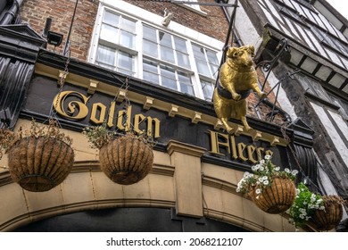 York, UK - September 26 2021: The Golden Fleece Pub, Pavement, York