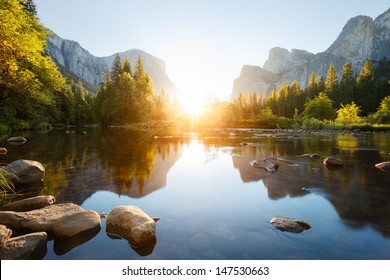 Yosemite valley sunrise - Powered by Shutterstock
