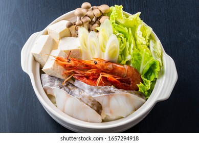 "Yosenabe", Japanese hot pot dish made from seafood and vegetables