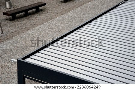 You will control the tilting roof slats with the remote control, complete control. The slats can be tilted up to 130°, so you will create a shadow, but at the same time you will have enough light.
