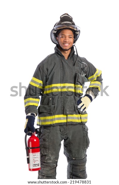 分離型白い背景に消火器を持つ若いアフリカ系アメリカ人の消防士 の写真素材 今すぐ編集