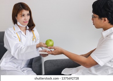 video-magazine-picture-of-female-asian-psychiatrist-petite