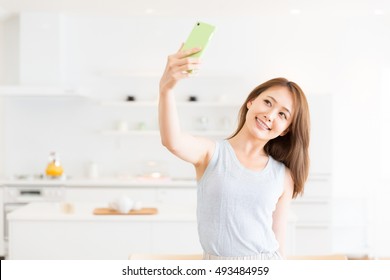 自撮り 女性 High Res Stock Images Shutterstock