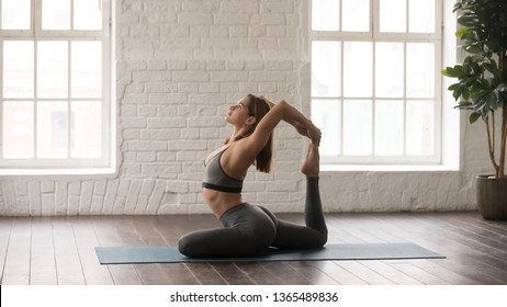 774,091 Yoga female Images, Stock Photos & Vectors | Shutterstock