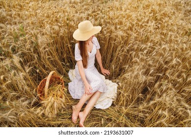 45,913 Barefoot dress Images, Stock Photos & Vectors | Shutterstock