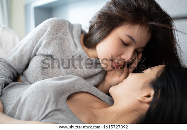 Asian Lesbian Kissing