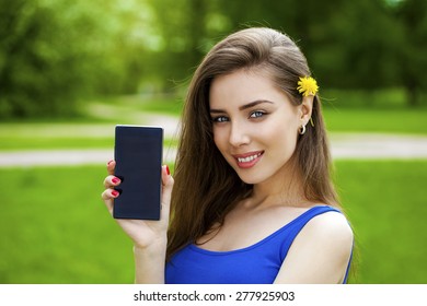 Saxy lady with phone photo
