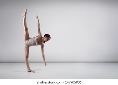 Young Beautiful Dancer Teen Girl Dancing Stock Photo 147905969 ...