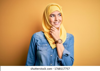 59,990 Muslim girl hand Images, Stock Photos & Vectors | Shutterstock