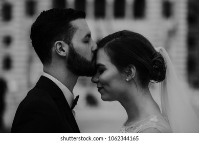 Young Beautiful Just Married Couple Sharing Stock Photo 1062344165 ...