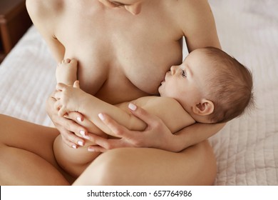 Beautiful Nude Mom