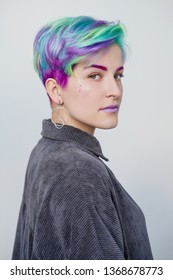 Imagenes Fotos De Stock Y Vectores Sobre Woman Pixie Hair