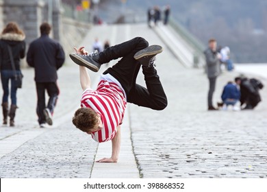 ブレイクダンス の画像 写真素材 ベクター画像 Shutterstock