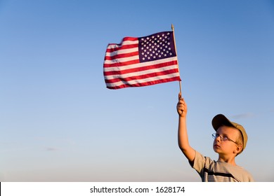 5,017 American flag child holding Images, Stock Photos & Vectors ...