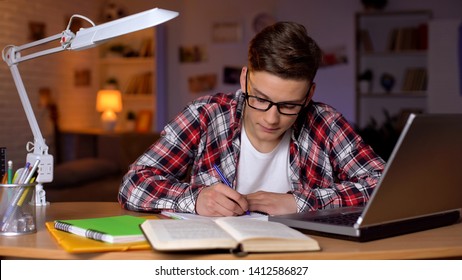 194,111 Teenage boys school Images, Stock Photos & Vectors | Shutterstock