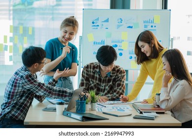 Young Business Finance Teams In Asia Work Together In Project Brainstorming Sessions. Plan A Strategy Small Start Up Company Or Office Collaboration Ideas