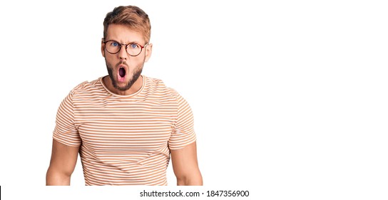 白人 メガネ の画像 写真素材 ベクター画像 Shutterstock