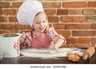  Young Chefs, Baking A Cake 