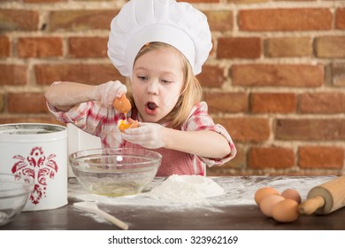  Young Chefs, Baking A Cake 