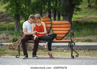 Young Couple Falling Love On Bench Stock Photo 658990678 | Shutterstock