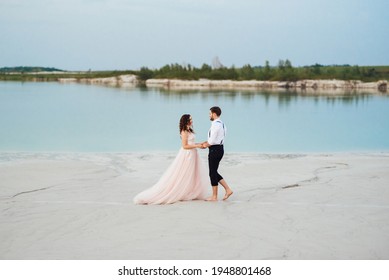 Couple Pink Dress Images Stock Photos Vectors Shutterstock