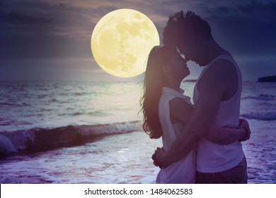 Moonlight Kiss Images Stock Photos Vectors Shutterstock