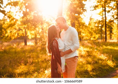 カップル キス オシャレ Images Stock Photos Vectors Shutterstock