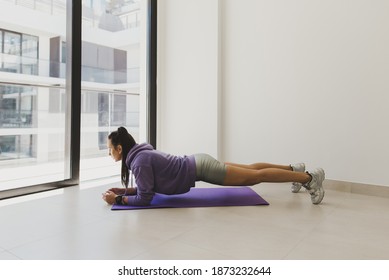 Yoga Challenge Immagini Foto Stock E Grafica Vettoriale Shutterstock