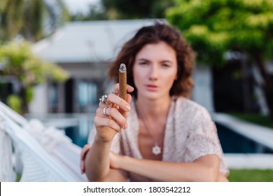 Women cigar smokers