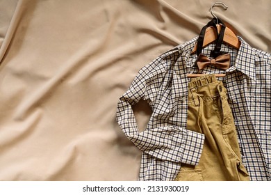 Young Fashionista, Brown Aesthetics, Clothes On A Beige Background, Trendy Set Of Clothes, Boys' Clothes, Brown Butterfly, Brown Shorts, Plaid Shirt