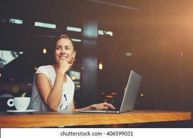 230,936 Lady working on laptop Images, Stock Photos & Vectors ...