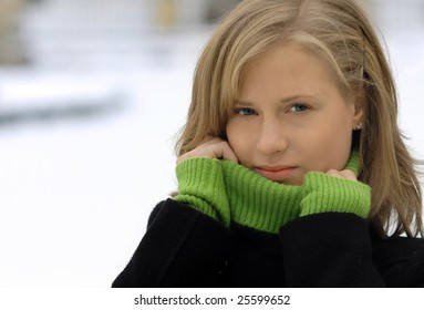 Pretty Teenage Girl With Blonde Hair And Green Eyes Images Stock