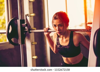 Pretty Asian Fitness Woman Perfect Body Foto Stok 1983706187 | Shutterstock
