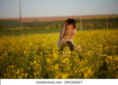 154,469 Girl scenery Images, Stock Photos & Vectors | Shutterstock