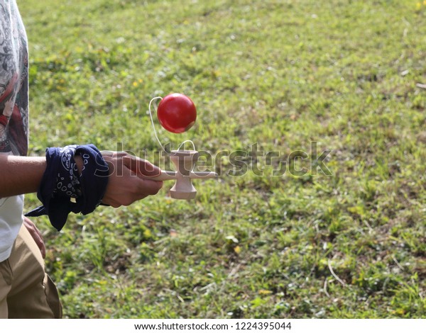 kendama girl