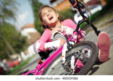 Young Girl Fell Bike Park Stock Photo 401080396 | Shutterstock