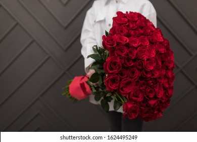 100 Roses Bouquet Images Stock Photos Vectors Shutterstock