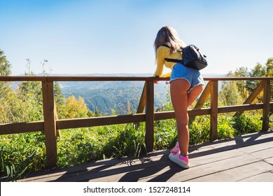 satélite Trampas escándalo 3,306 Sexy Hiker Stock Photos, Images & Photography | Shutterstock