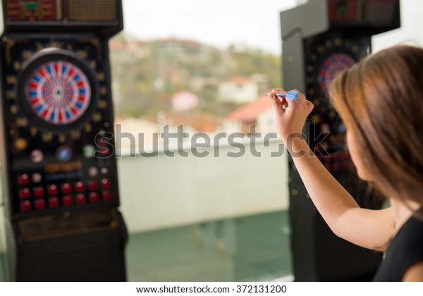 darts in play