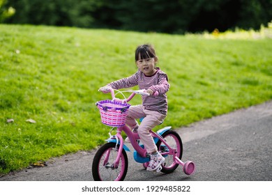 141,005 Girl riding a bike Images, Stock Photos & Vectors | Shutterstock